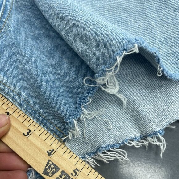 NEW Abercrombie & Fitch Women's 18 Curve Love 4" High Rise Mom Shorts Light Wash - Picture 6 of 12